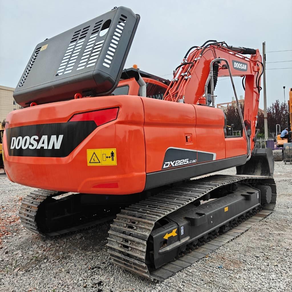 Doosan DX225LC-9C حفارات زحافة