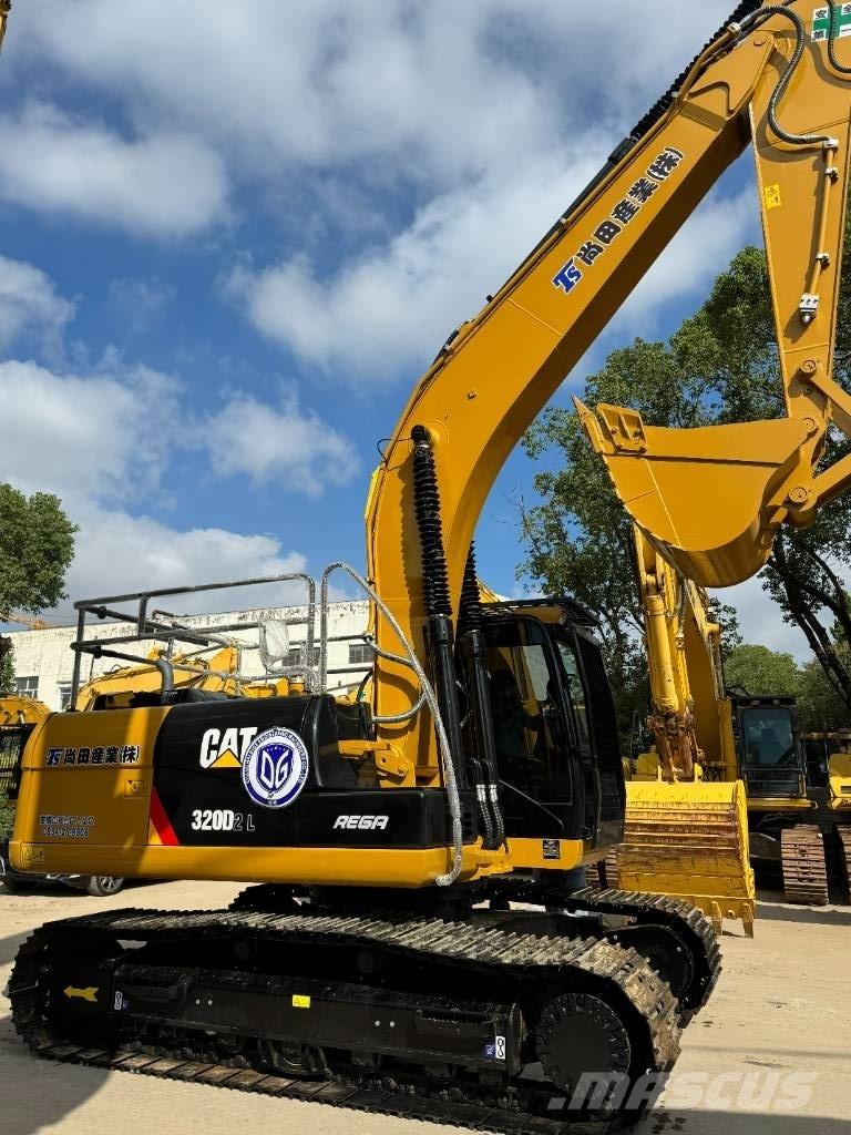 CAT CAT320D حفارات زحافة