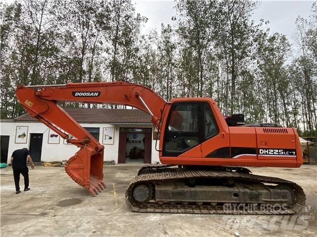 Doosan DH225LC-7 حفارات زحافة