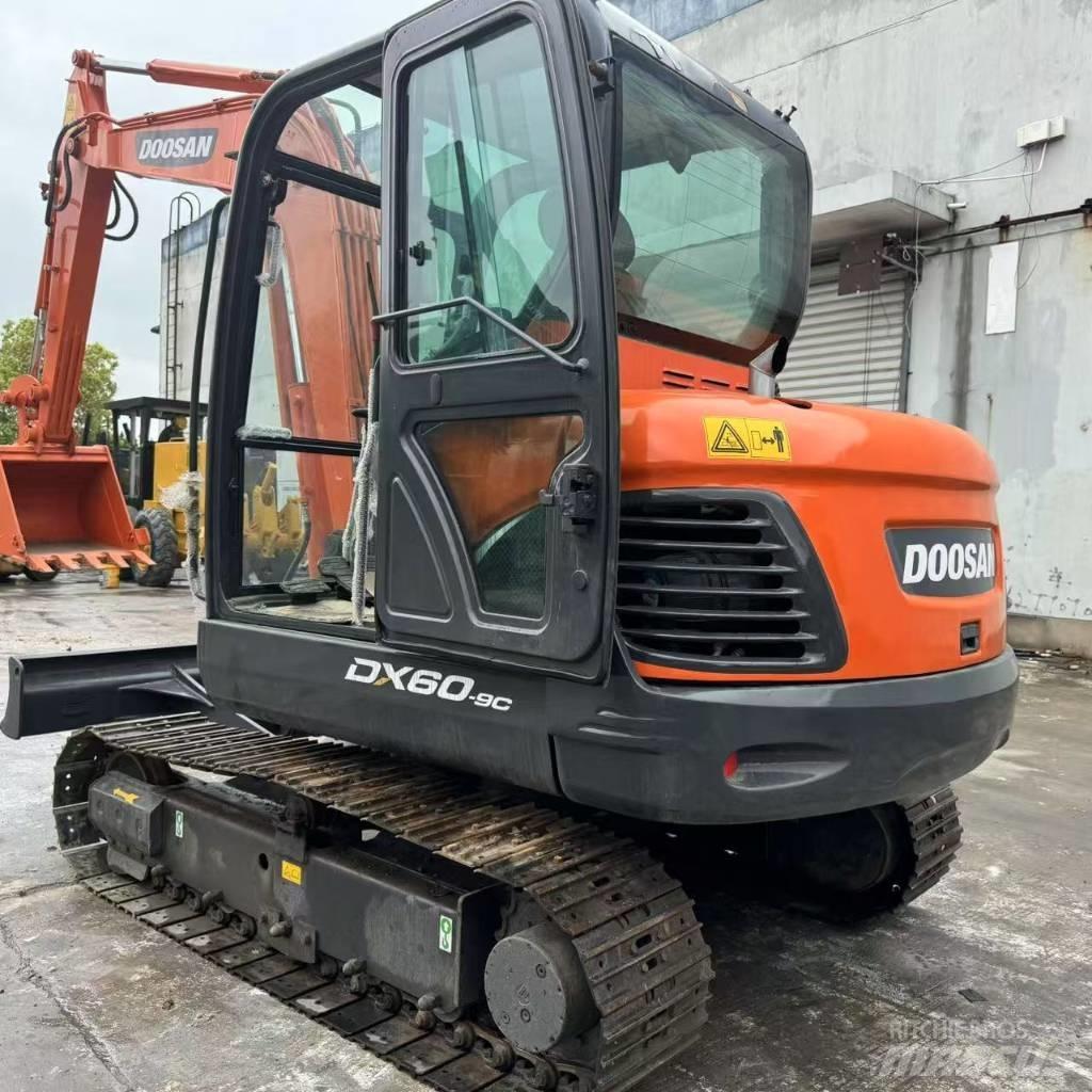 Doosan DX 60-9 C حفارات صغيرة أقل من 7 طن (حفارات صغيرة)