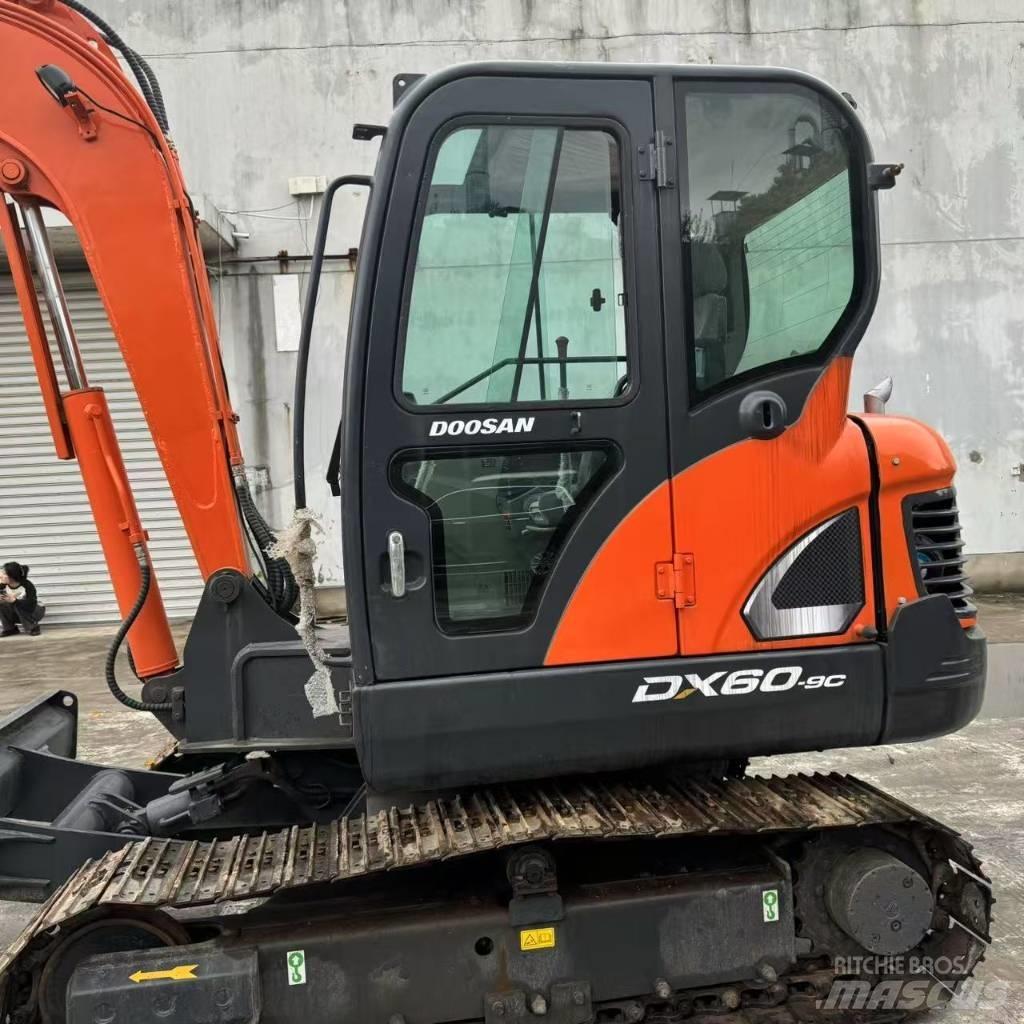 Doosan DX 60-9 C حفارات صغيرة أقل من 7 طن (حفارات صغيرة)