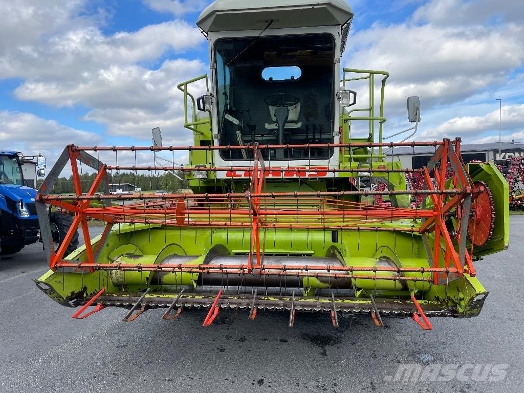 CLAAS Dominator 48 حصادات