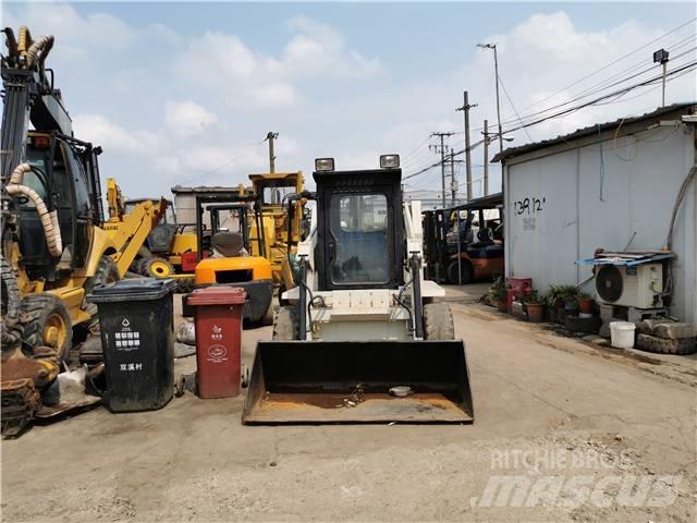 Bobcat S130 لوادر انزلاقية التوجيه