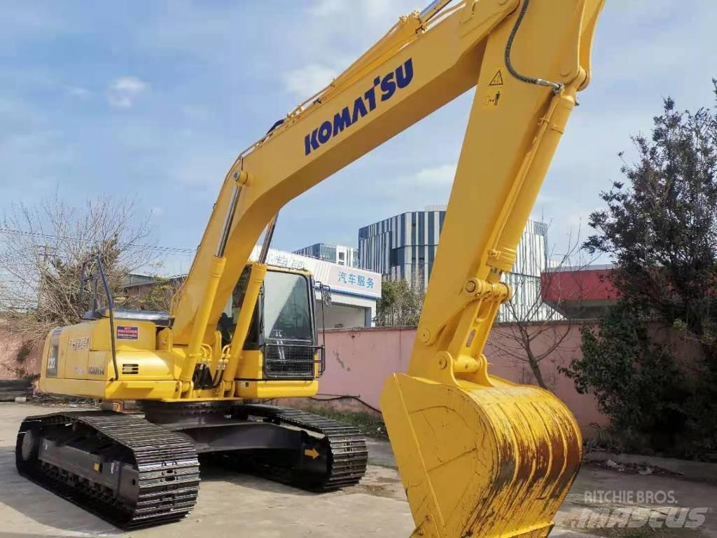 Komatsu PC 220-8 MO حفارات زحافة