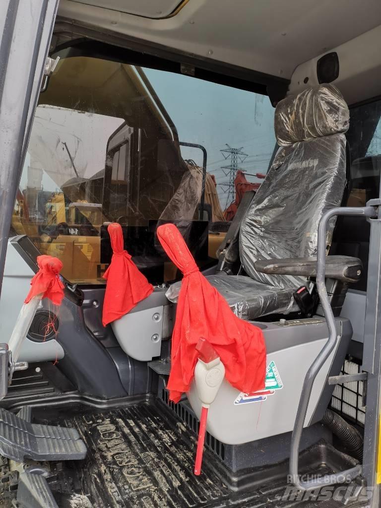 Komatsu PC 220-8 MO حفارات زحافة