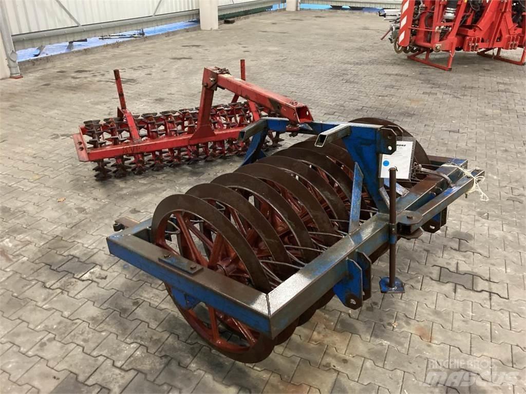  UNBEKANNT 1,80 m مداحل