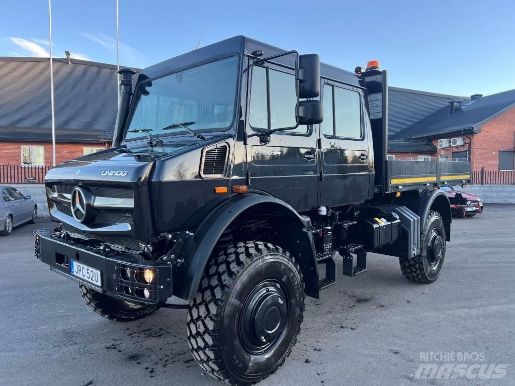 Mercedes-Benz Unimog شاحنات مسطحة/مفصلية الجوانب