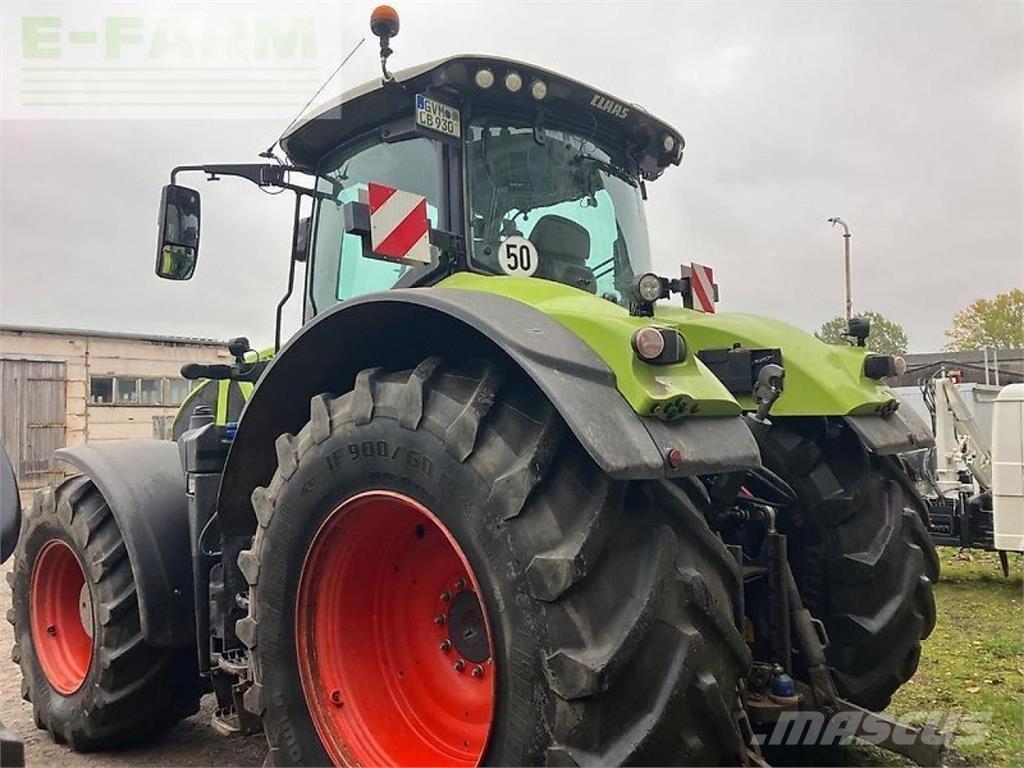 CLAAS axion 930 الجرارات