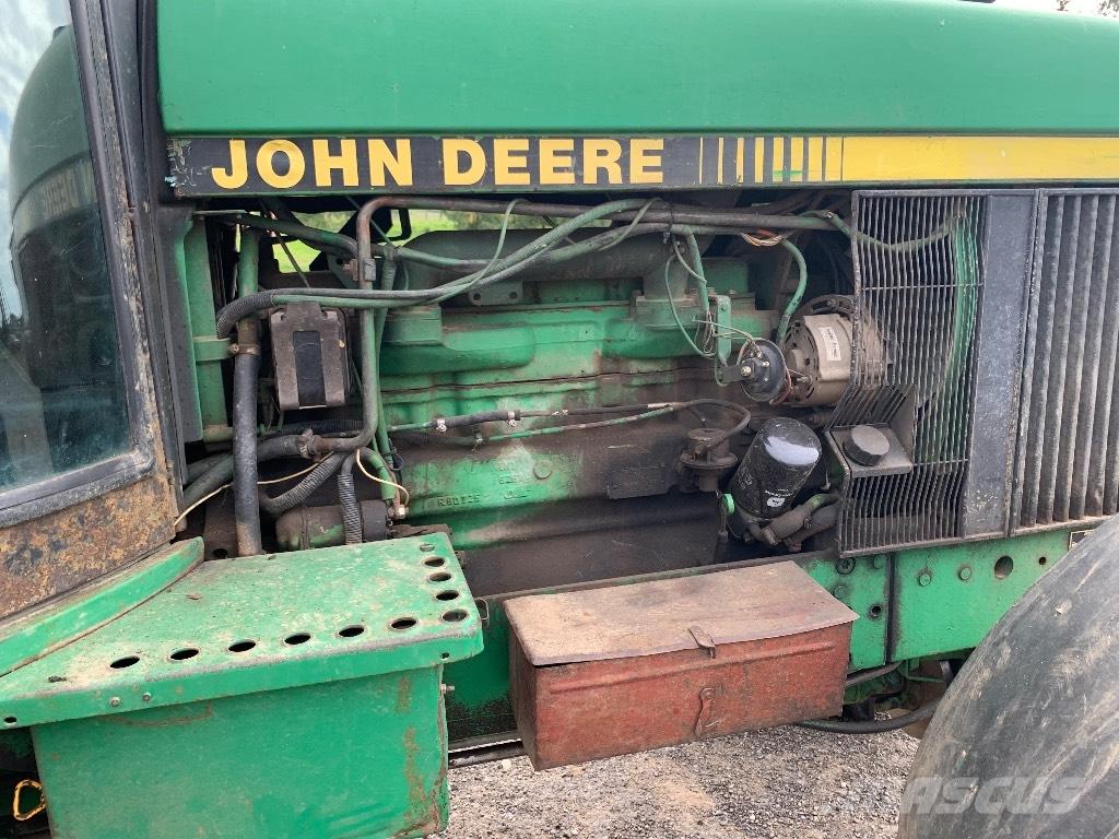 John Deere 3350 الجرارات