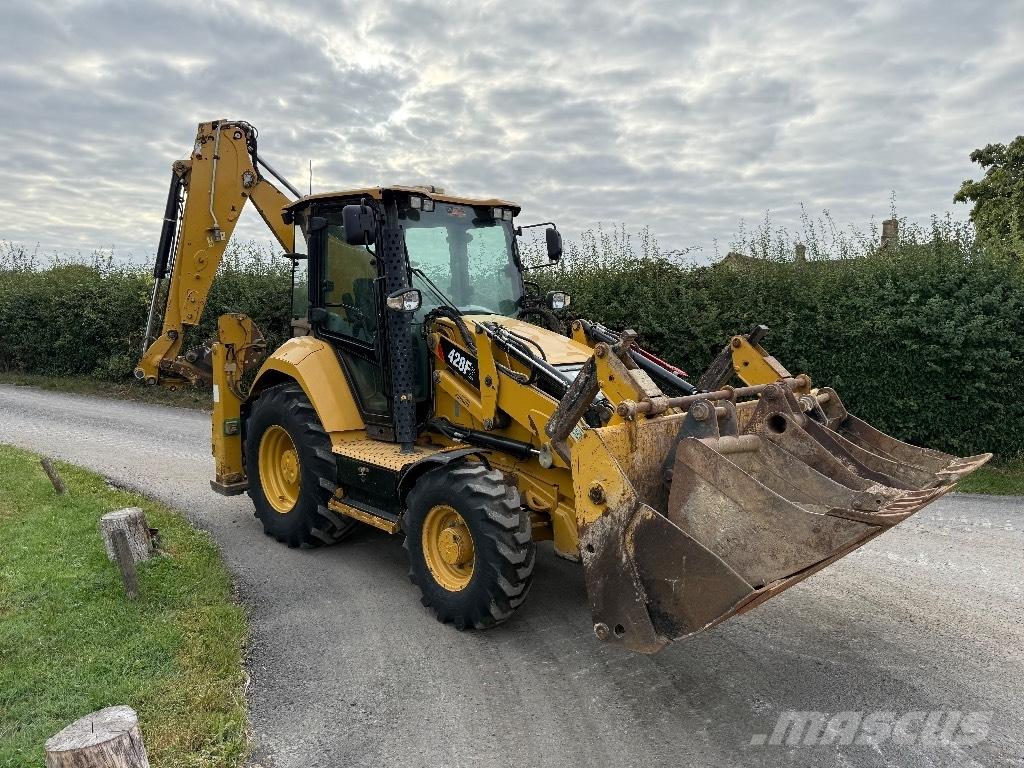 CAT 428 F لوادر ذات جرافات عكسية