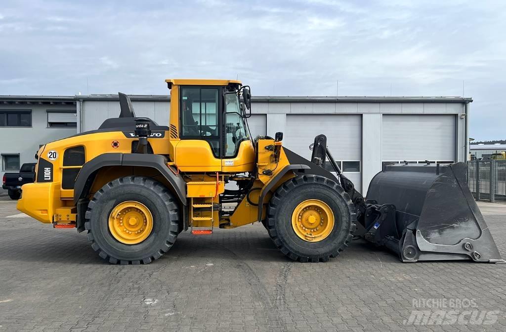 Volvo L110H - RENTAL لوادر بعجل