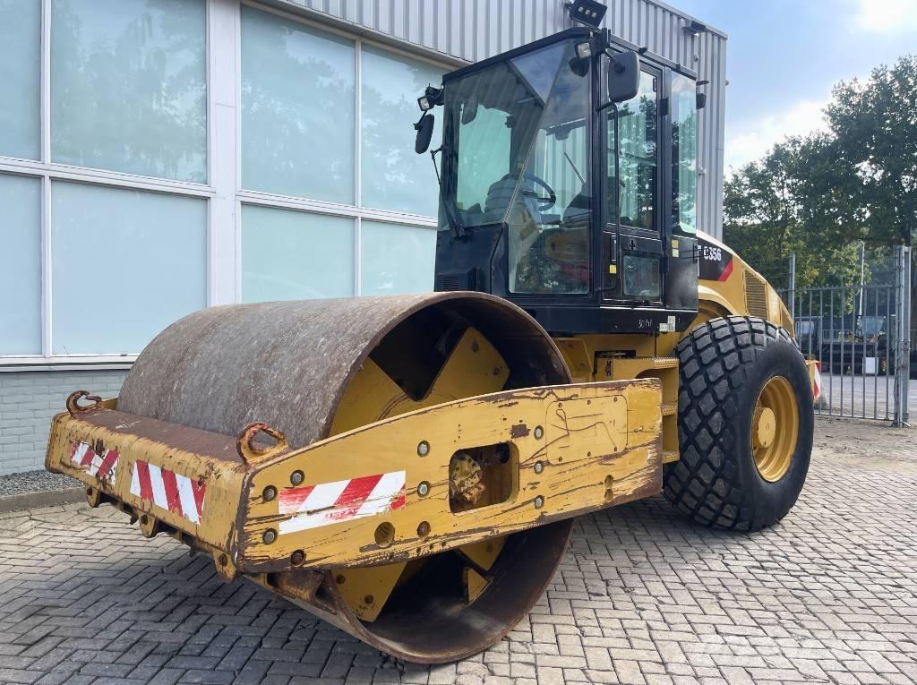 CAT CS 56       2010 مداحل أحادية الأسطوانة