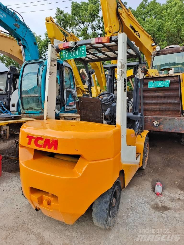 TCM FD 30 شاحنات الديزل