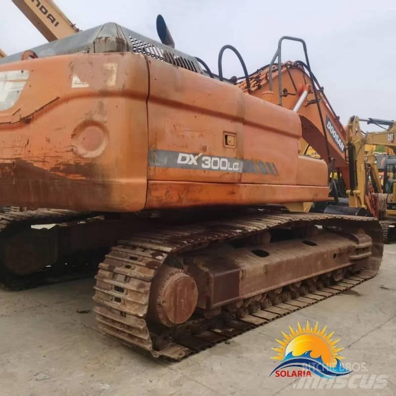 Doosan DX 300 LC حفارات وسط 7 طن - 12 طن