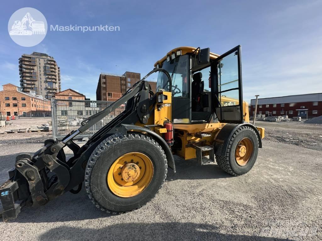 JCB 412 S لوادر بعجل