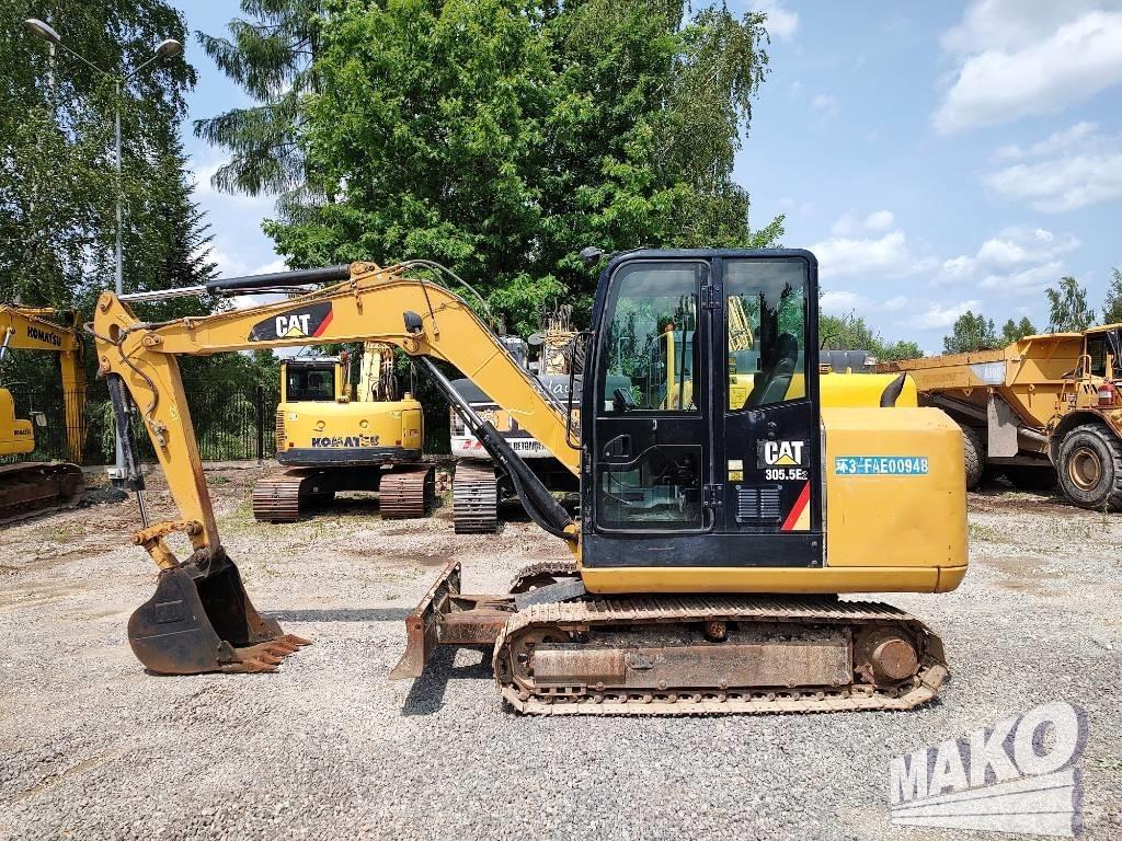 CAT 305.5 حفارات زحافة