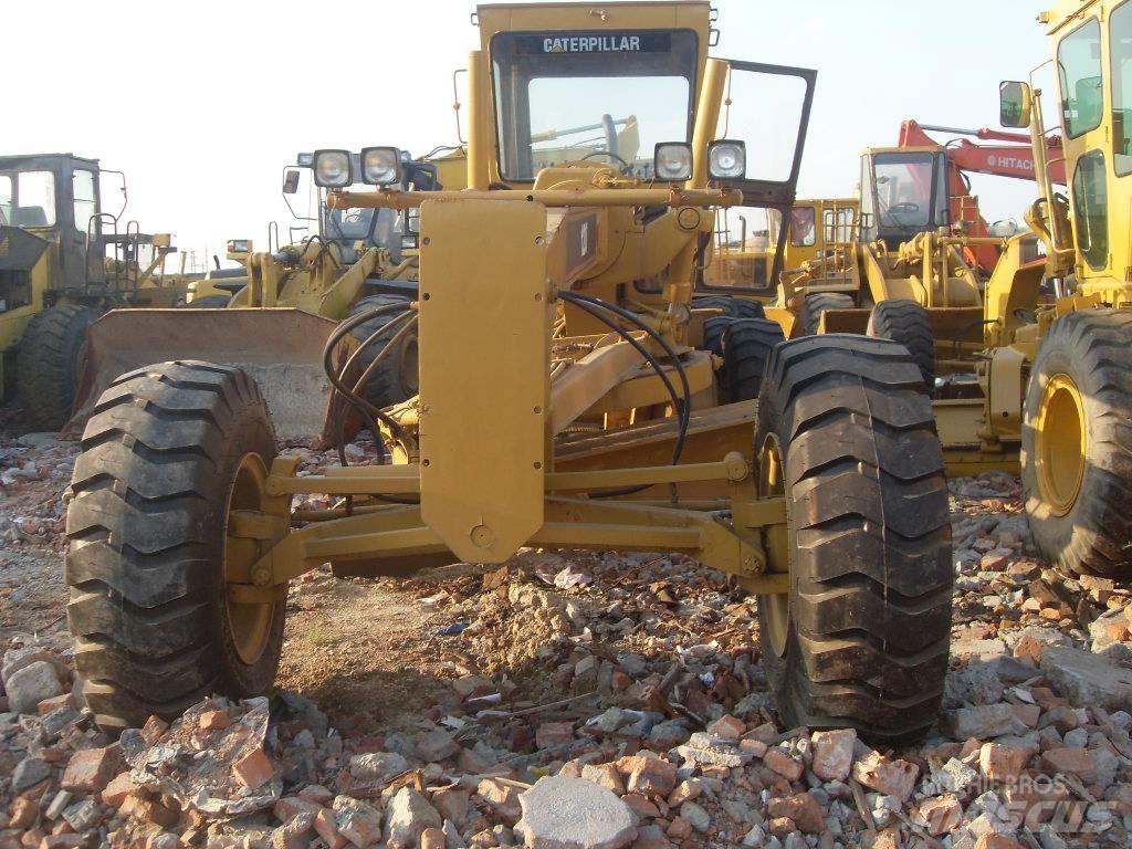 CAT 120 H معدات تمهيد الطرق