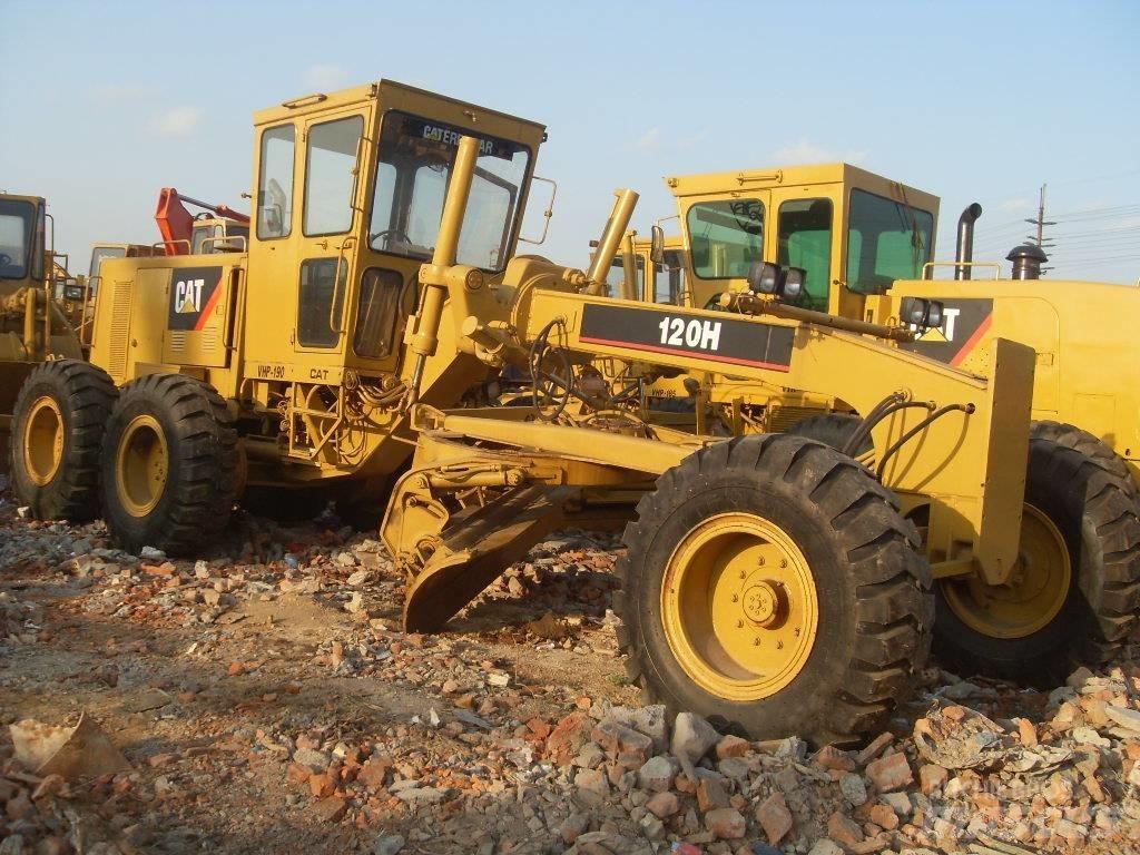 CAT 120 H معدات تمهيد الطرق