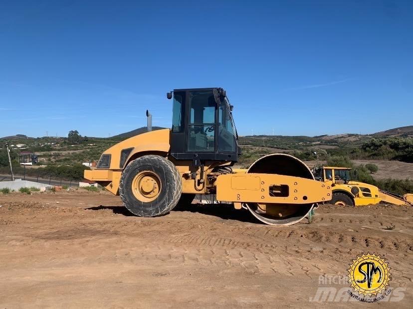 CAT CS 563 E مداحل أحادية الأسطوانة