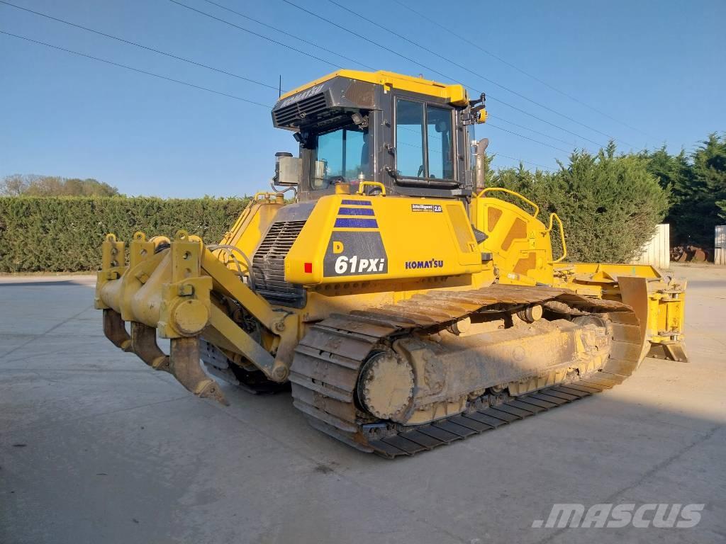 Komatsu D61PXi-24 بلدوزرات مجنزرة