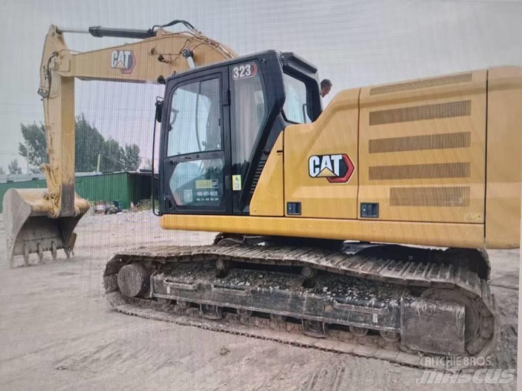 CAT 323GC حفارات زحافة