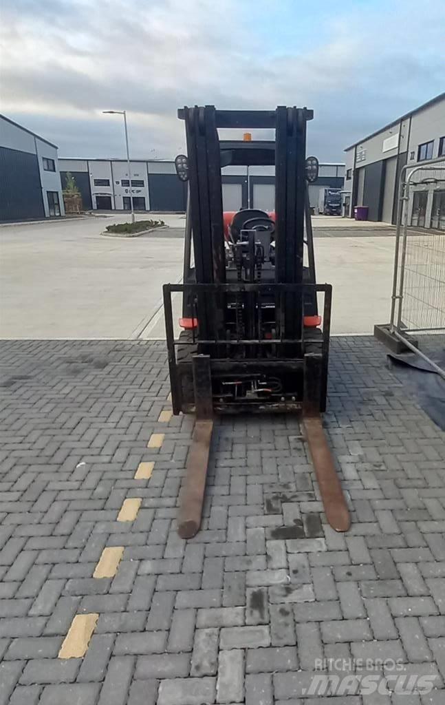 Manitou MI 25 G شاحنات LPG
