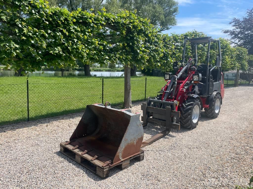 Weidemann 1260 لوادر بعجل