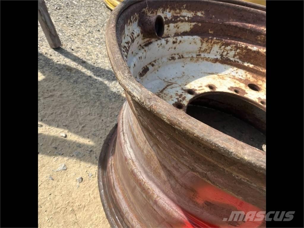 Komatsu 941 24x34 الإطارات والعجلات والحافات