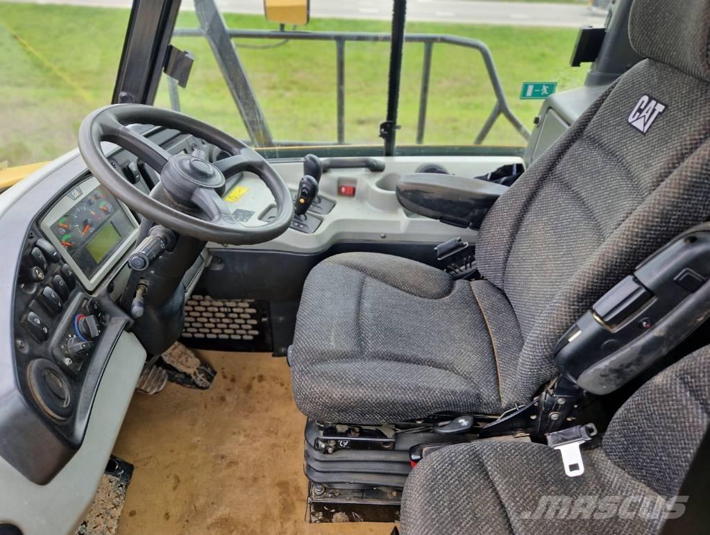 CAT 735C2 ساحبات مفصلية