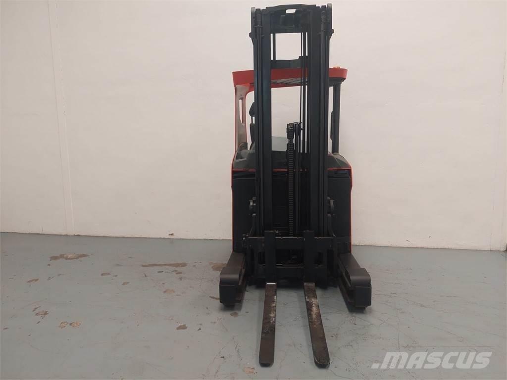 BT RRE 140 H شاحنة مناولة