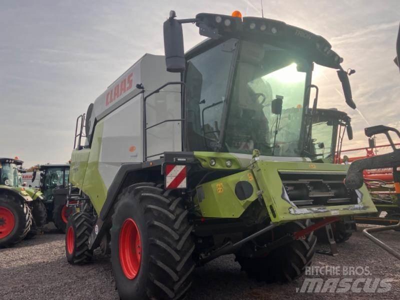 CLAAS TRION 530 حصادات