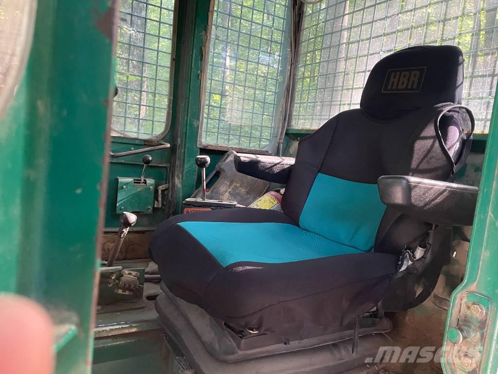 Timberjack 240C ساحبات الأشجار