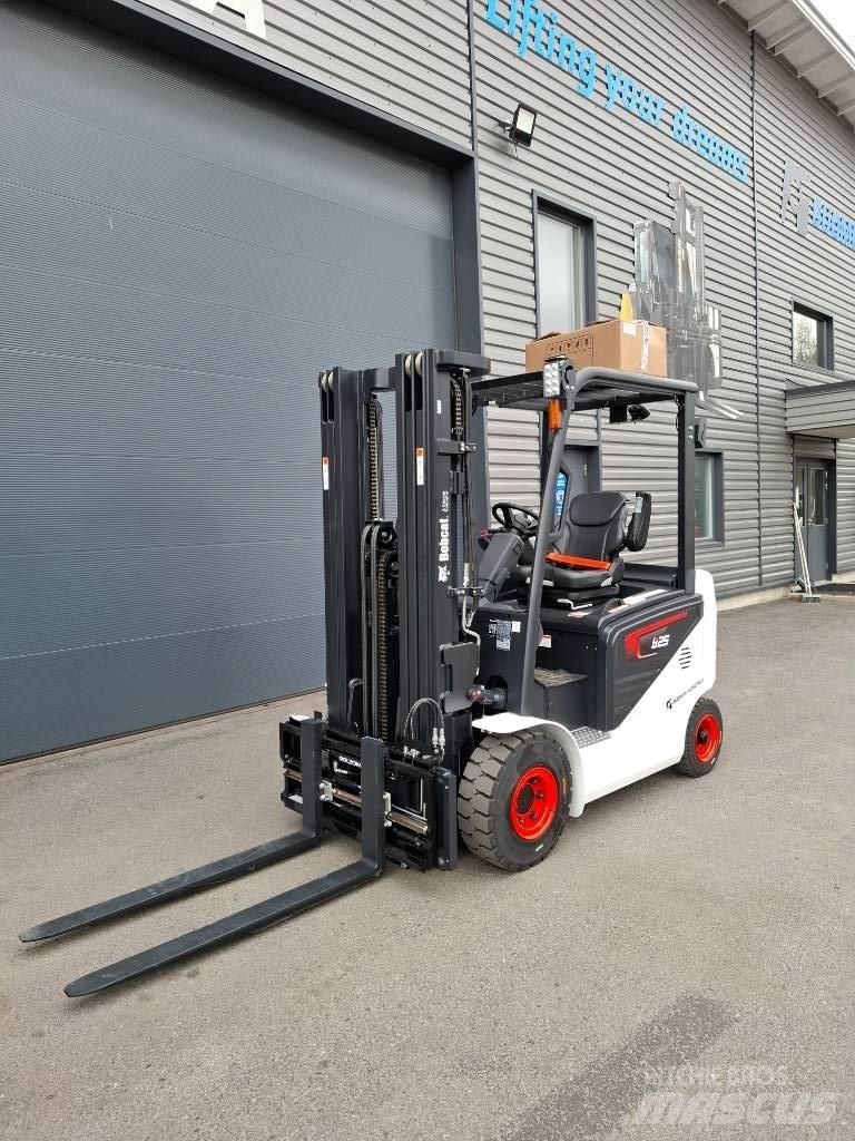 Bobcat B25NS شاحنات ذات رافعات شوكية تعمل بالكهرباء