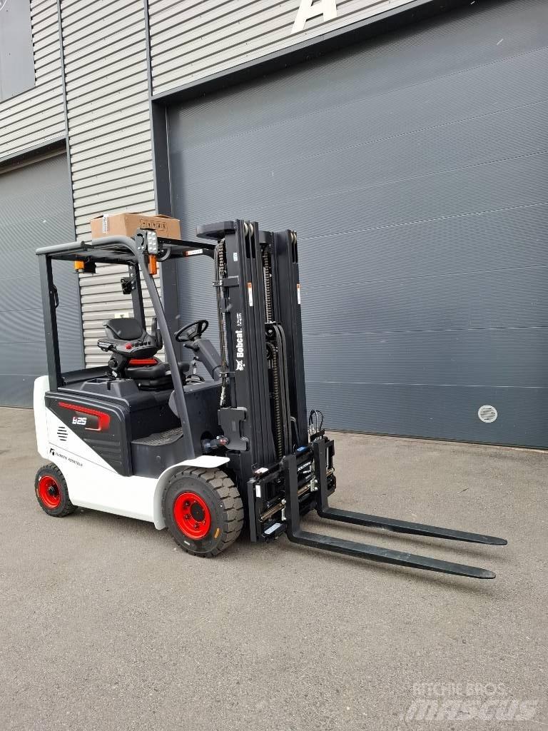Bobcat B25NS شاحنات ذات رافعات شوكية تعمل بالكهرباء