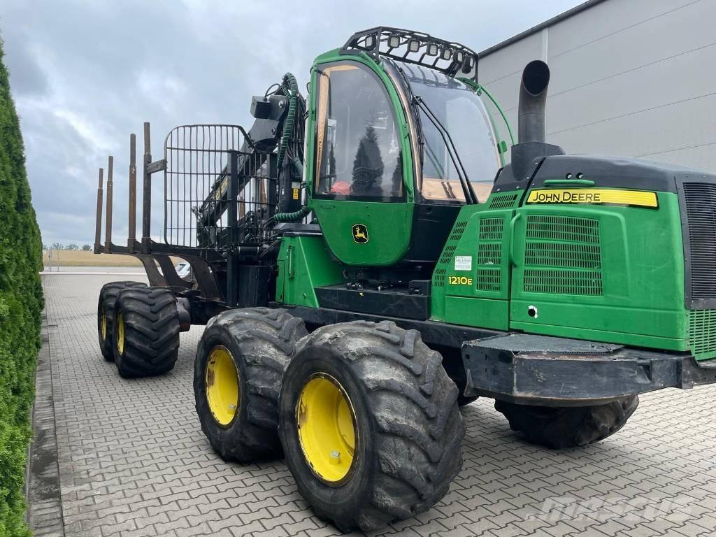 John Deere 1210 E شاحنات
