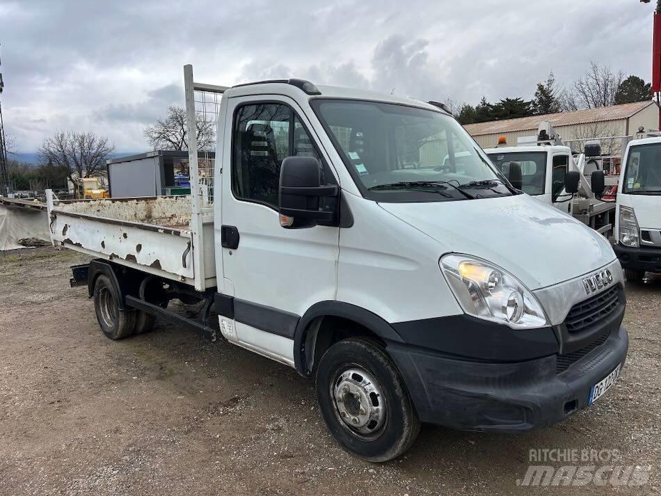 Iveco 35C 11 شاحنة مقفلة