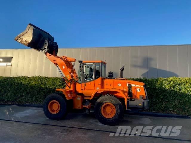 Doosan DL 200 لوادر بعجل