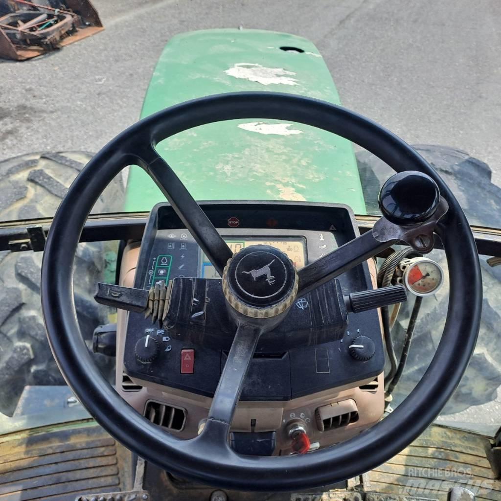 John Deere 7800 الجرارات