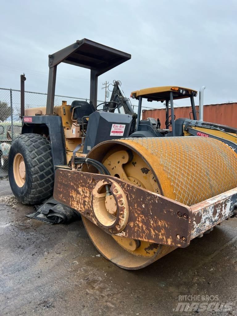 Bomag BW212D-2 مداحل أحادية الأسطوانة