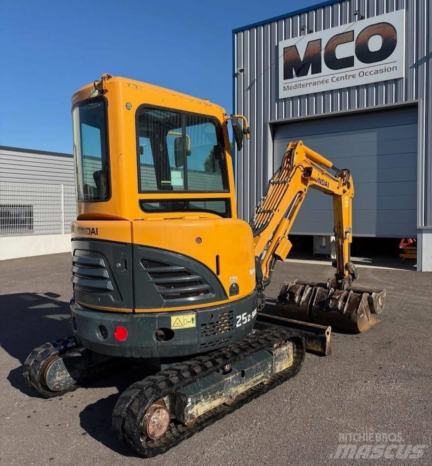 Hyundai R25Z-9 AK حفارات صغيرة أقل من 7 طن (حفارات صغيرة)