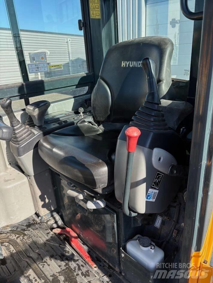 Hyundai R25Z-9 AK حفارات صغيرة أقل من 7 طن (حفارات صغيرة)