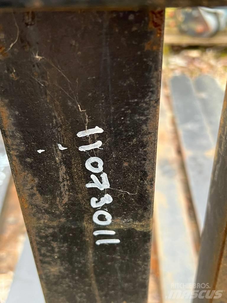 JCB Forks Pin & Cone ملحقات أخرى للحفر والتحميل