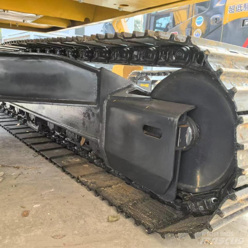 Komatsu PC130-7 حفارات زحافة