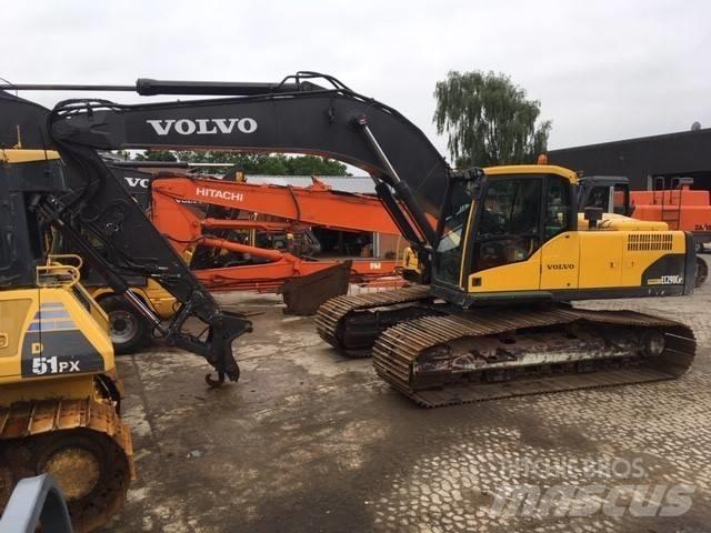 Volvo EC290C حفارات زحافة