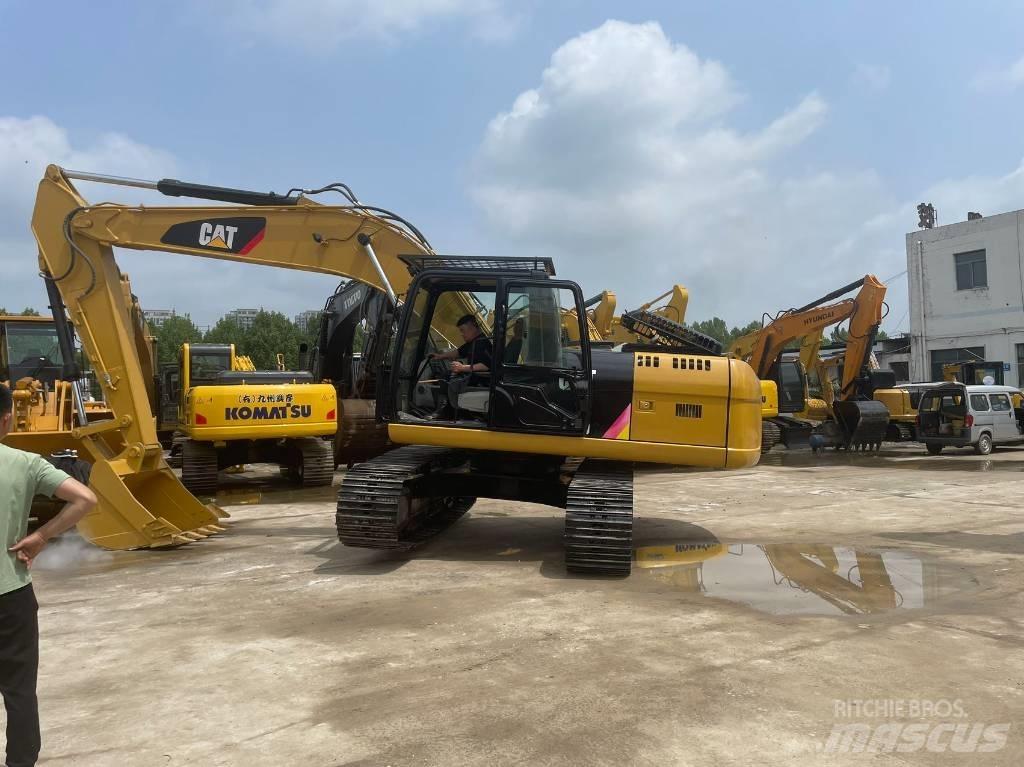 CAT 320D حفارات زحافة