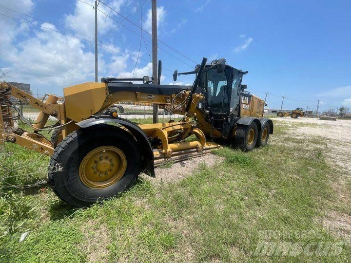 CAT 12 M 3 معدات تمهيد الطرق