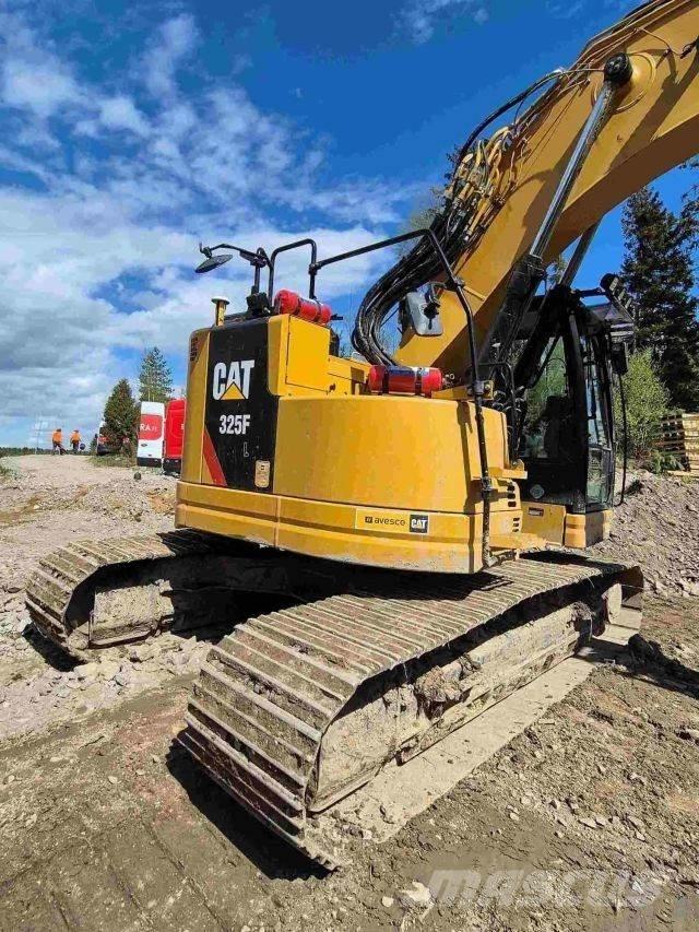 CAT 325FLCR حفارات زحافة