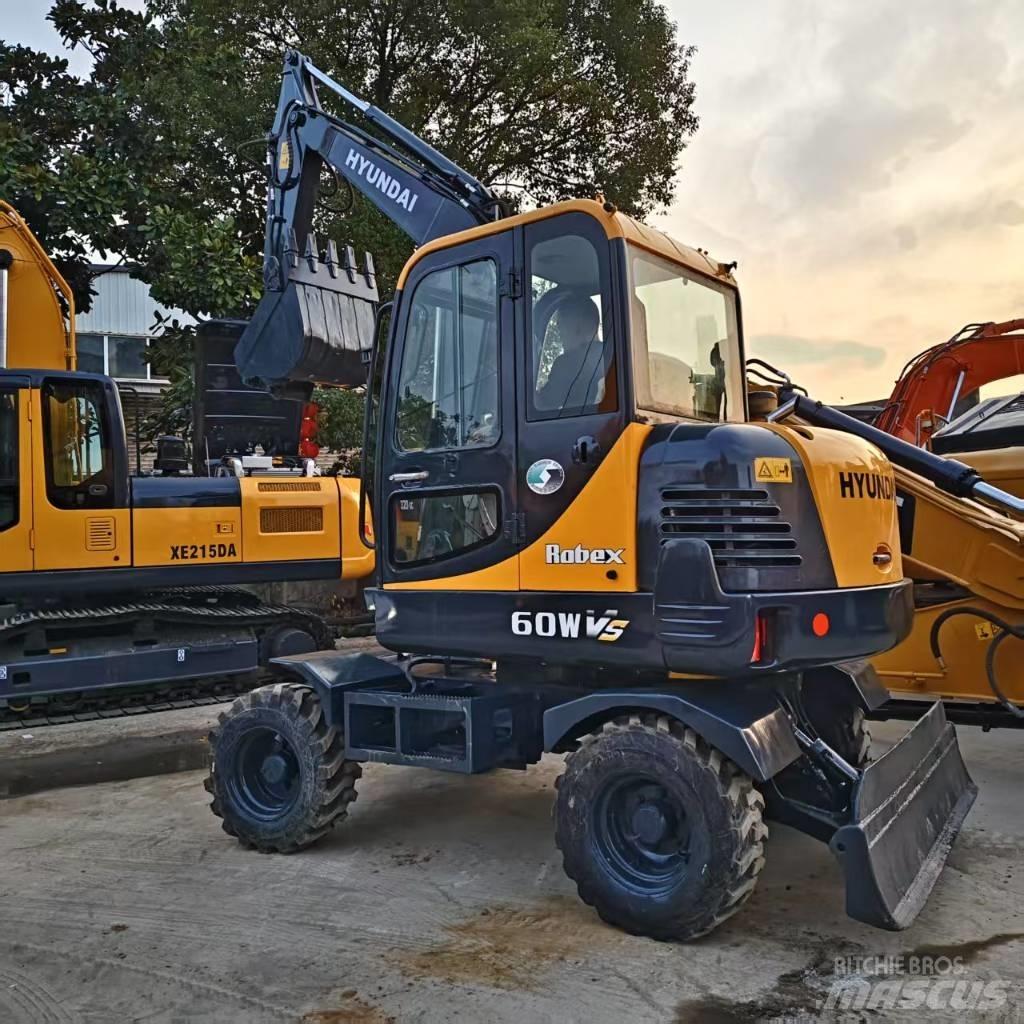 Hyundai 60 W حفارات بعجل