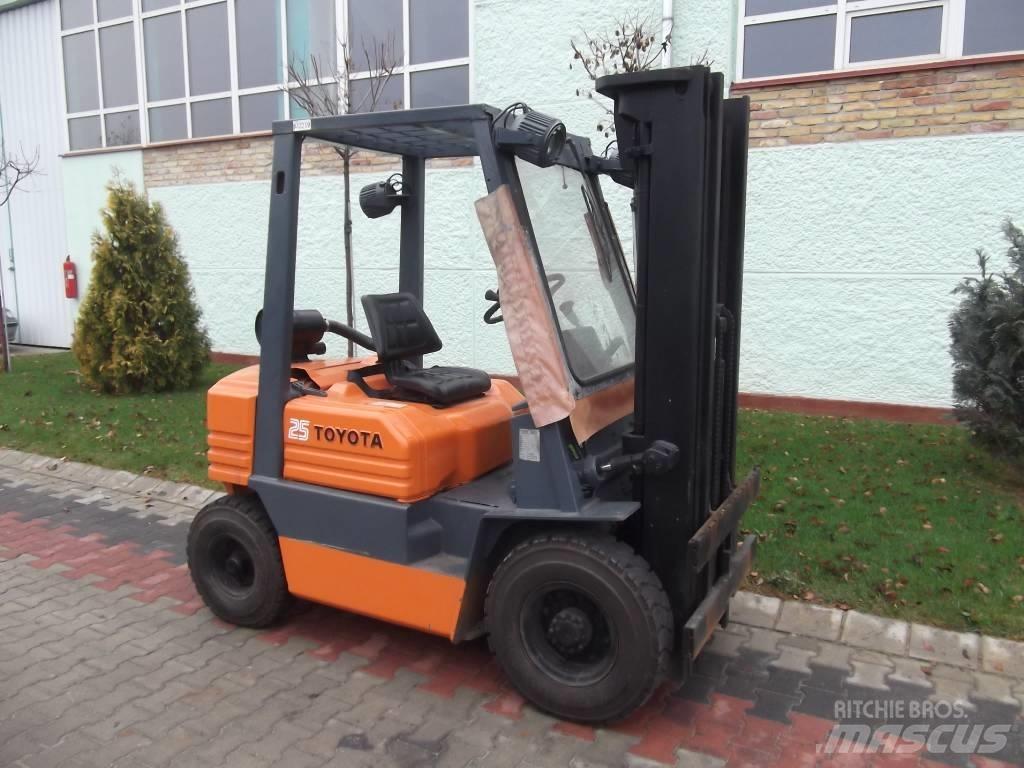 Toyota 5 FD 20 شاحنات الديزل