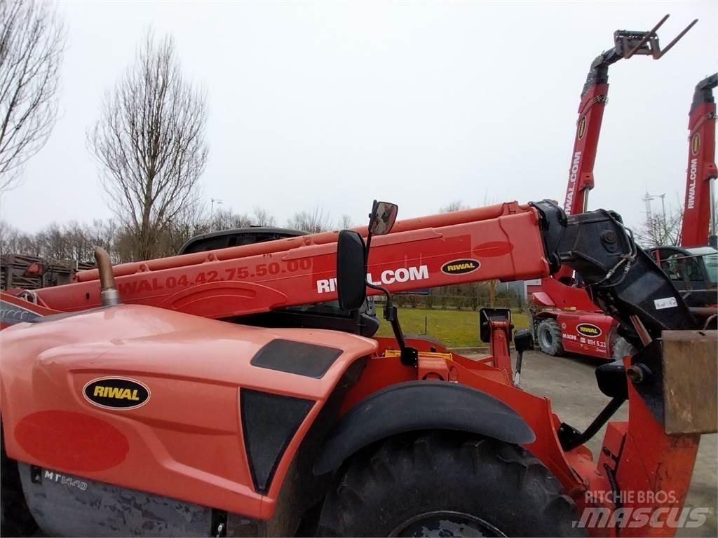 Manitou MT1440 مناولات متداخلة